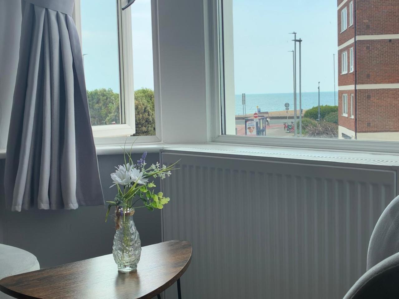 Inn By The Sea, Portsmouth - En Suite Rooms With Or Without Sea View, Onsite Ev 22Kw Exterior foto